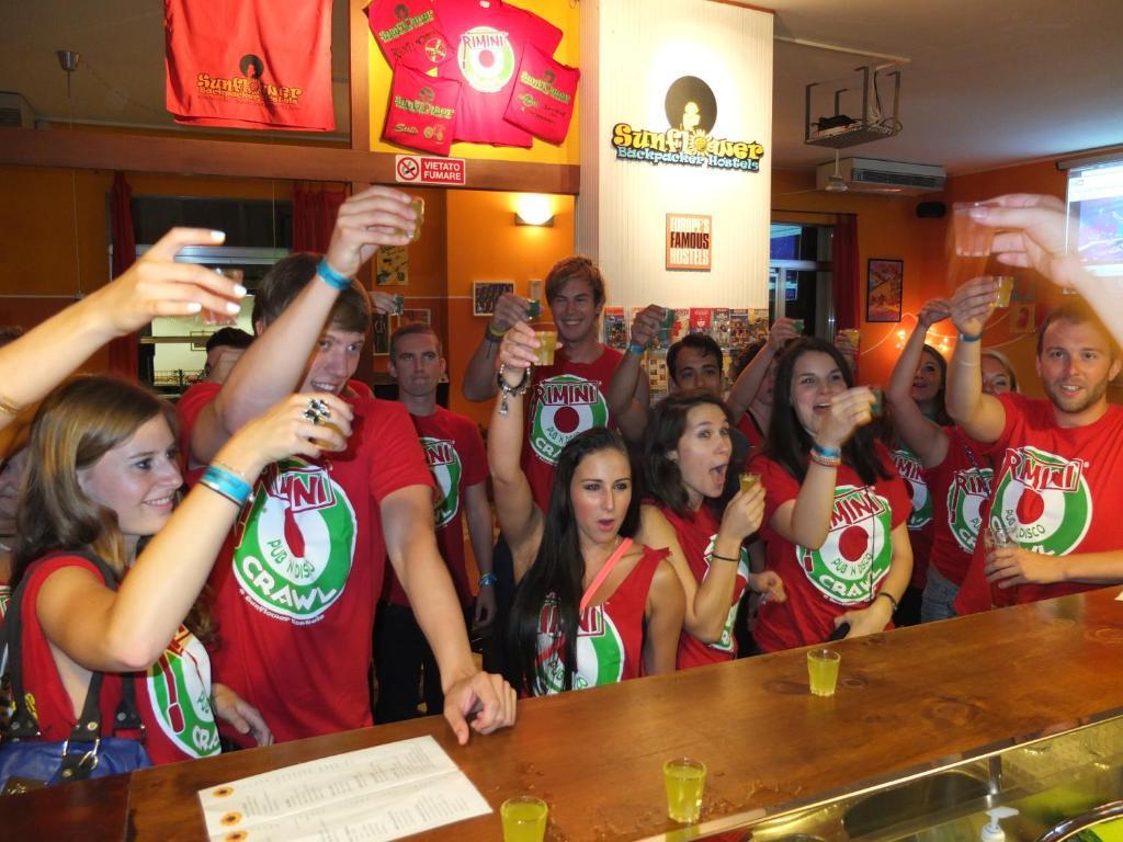 Sunflower Beach Backpacker Hostel & Bar Rimini Dış mekan fotoğraf