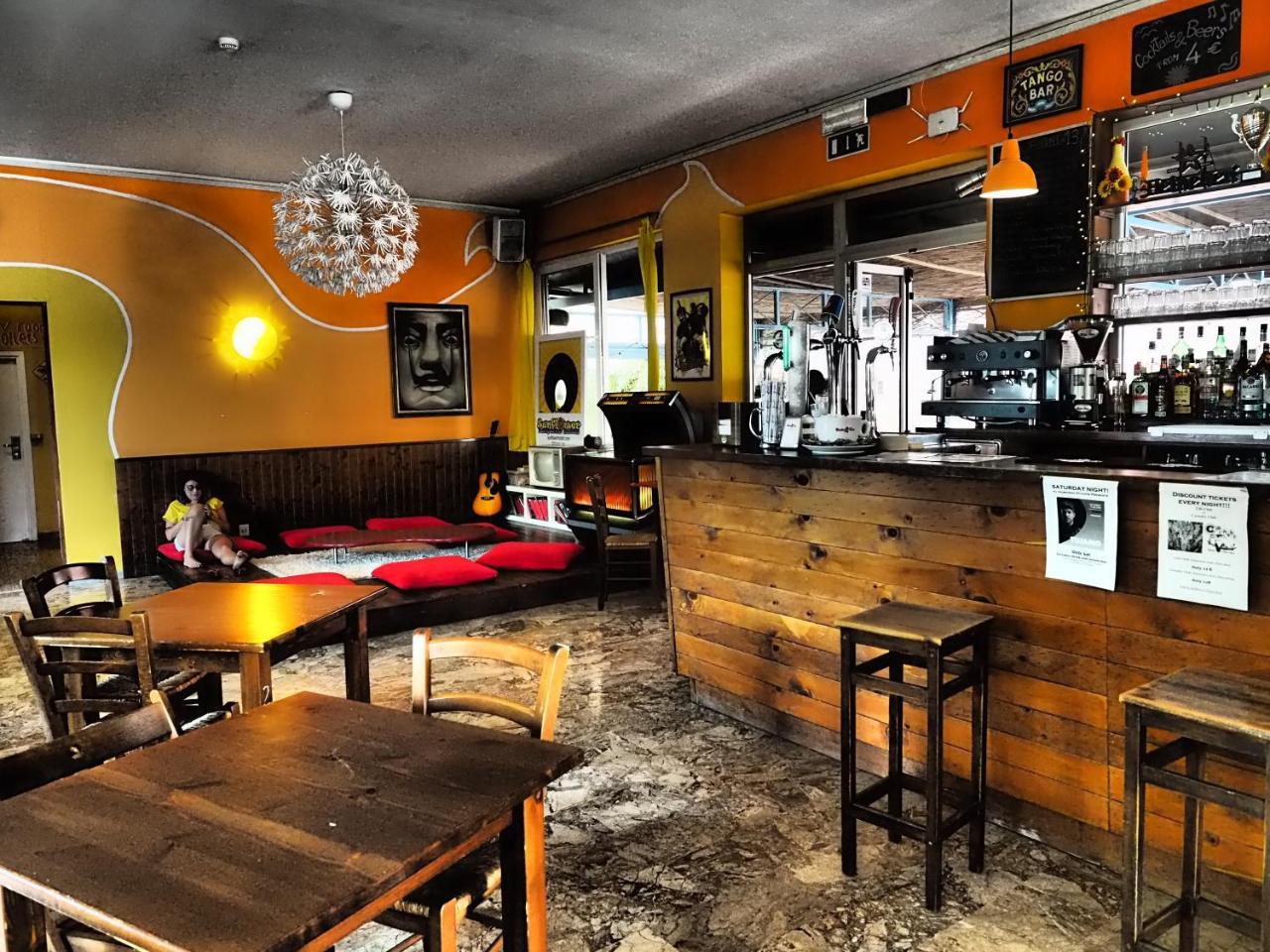 Sunflower Beach Backpacker Hostel & Bar Rimini Dış mekan fotoğraf